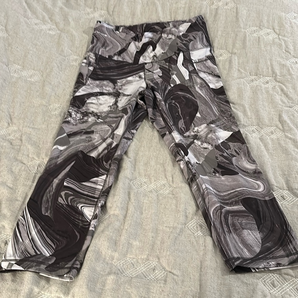 Old Navy Elevate Legging Capri